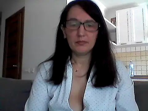 Snapshot of Elena48324 chatting on May 22, 2026, 9:48 am Elena48324 online show from May 22, 2026, 9:48 am