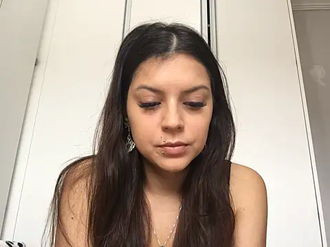 Snapshot of angelsecrets chatting on May 18, 2026, 6:36 pm angelsecrets online show from May 18, 2026, 6:36 pm