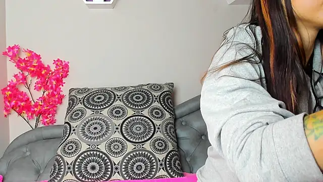 Dafne Mel online show from September 19, 2025, 2:51 pm