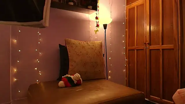 Dafne Mel online show from November 24, 2025, 11:54 am