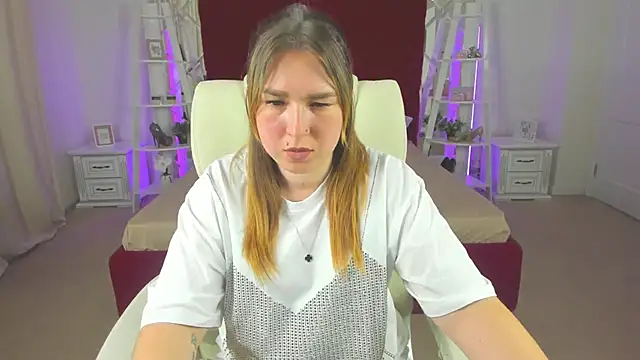 Sofii darling online show from March 23, 2026, 5:39 pm