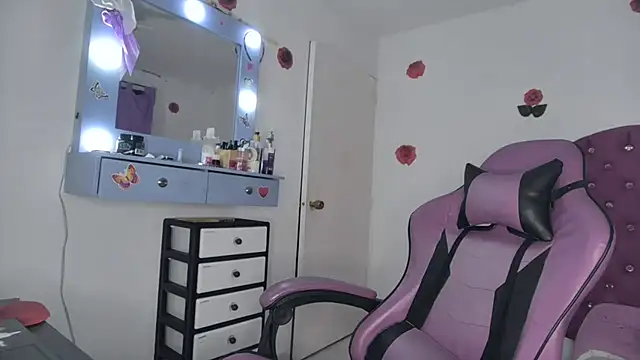 soffy rosses online show from April 14, 2026, 2:28 am