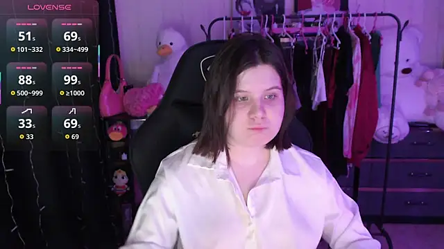 AmyVibess online show from April 18, 2026, 8:09 pm