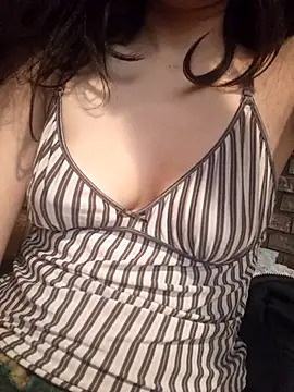 agusttt2667 online show from May 13, 2026, 5:21 pm