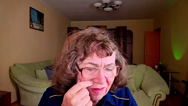 Snapshot of Betty_Brick chatting on January 19, 2026, 6:17 am Betty Brick online show from January 19, 2026, 6:17 am