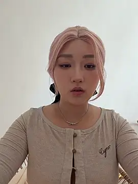 winter11 online show from April 12, 2026, 1:43 am