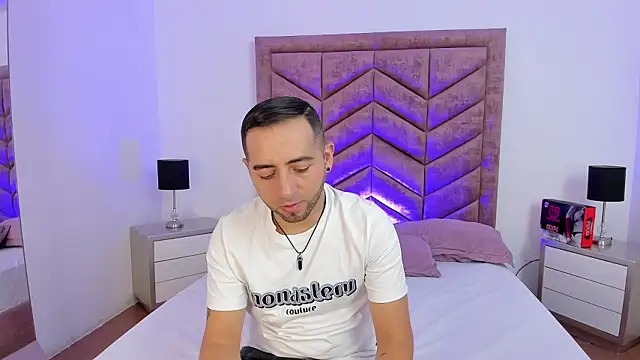 Lushian  online show from March 28, 2026, 4:06 pm