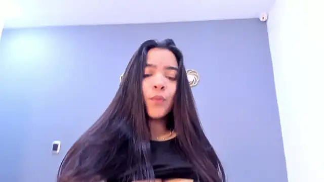 Snapshot of KamilaBetancourt chatting on June 8, 2026, 1:33 pm KamilaBetancourt online show from June 8, 2026, 1:33 pm