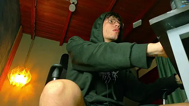 david huge online show from April 18, 2026, 7:23 am