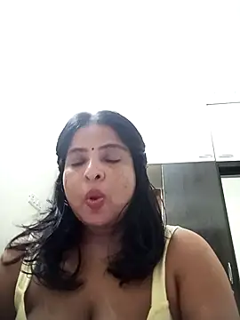 Snapshot of srimasrima chatting on October 6, 2025, 9:29 am srimasrima online show from October 6, 2025, 9:29 am