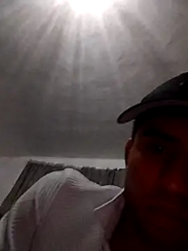 Snapshot of RSantilMorgt chatting on April 5, 2026, 1:14 am RSantilMorgt online show from April 5, 2026, 1:14 am