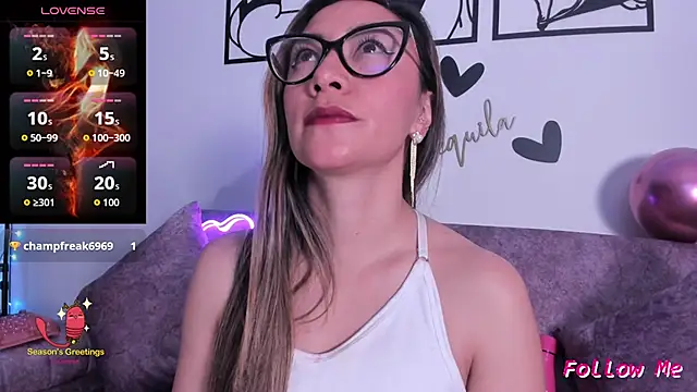 Snapshot of TilaTequila_15 chatting on September 25, 2025, 1:59 pm TilaTequila 15 online show from September 25, 2025, 1:59 pm