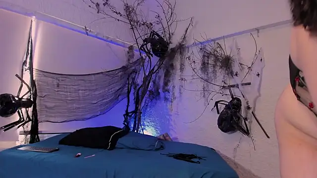 catleya noire online show from November 4, 2025, 8:30 pm