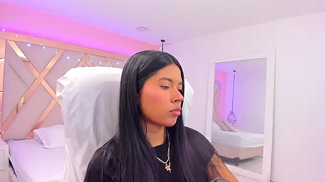 samantaa shy online show from April 10, 2026, 3:23 am