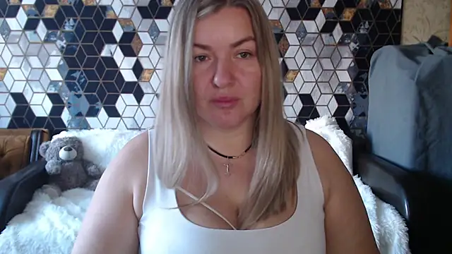 NikaSkylink online show from February 11, 2026, 5:56 am