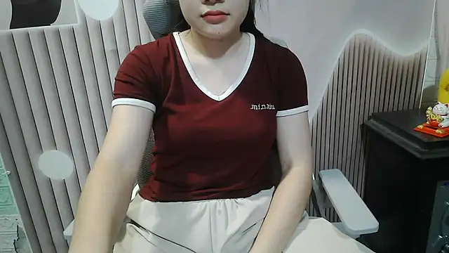 Snapshot of Emachiii chatting on September 25, 2025, 12:47 am Emachiii online show from September 25, 2025, 12:47 am