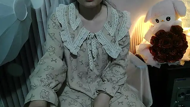 Snapshot of Emachiii chatting on November 15, 2025, 9:50 am Emachiii online show from November 15, 2025, 9:50 am