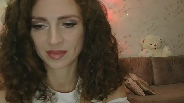 Amber Carrol online show from November 30, 2025, 5:50 pm