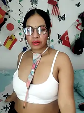 Snapshot of AntonelaMorriz chatting on July 3, 2026, 9:59 am AntonelaMorriz online show from July 3, 2026, 9:59 am