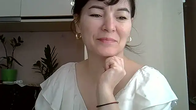 Krystal 82 online show from February 7, 2026, 8:51 am