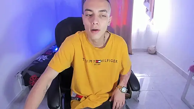 Dereck Boy8 online show from November 24, 2025, 7:46 pm