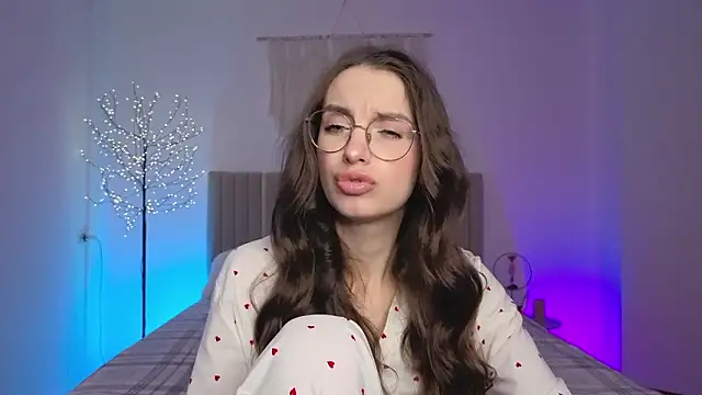 Real cutie1 online show from March 4, 2026, 2:01 pm