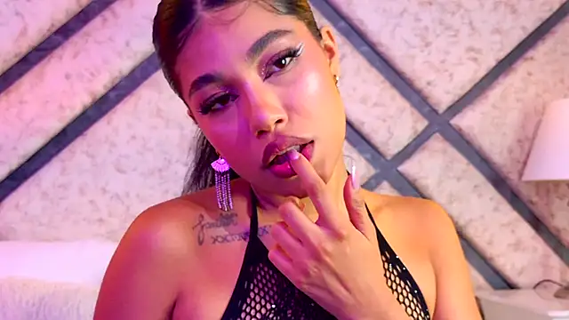 ZafiraRose online show from October 9, 2025, 4:05 pm