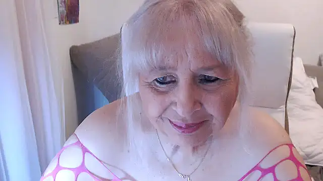 SusiLifeXXX online show from November 24, 2025, 8:08 pm