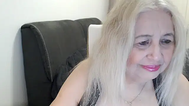 SusiLifeXXX online show from April 14, 2026, 7:42 pm