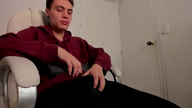 dark sun302 online show from September 13, 2025, 9:03 pm