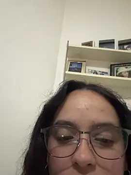 Snapshot of Maia_Park chatting on March 18, 2026, 7:28 pm Maia Park online show from March 18, 2026, 7:28 pm