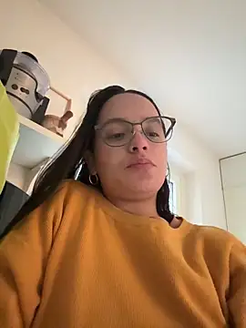 Snapshot of Maia_Park chatting on March 28, 2026, 5:01 pm Maia Park online show from March 28, 2026, 5:01 pm