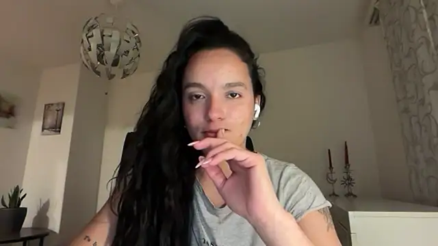 Snapshot of Maia_Park chatting on April 15, 2026, 9:48 pm Maia Park online show from April 15, 2026, 9:48 pm