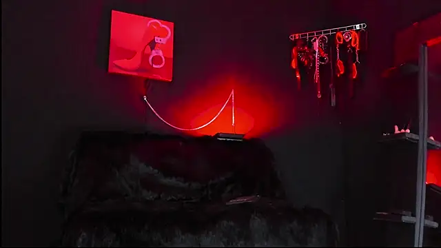 isabellestone online show from March 10, 2026, 9:53 pm