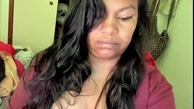 ebonylouissexyhot online show from September 15, 2025, 8:20 pm