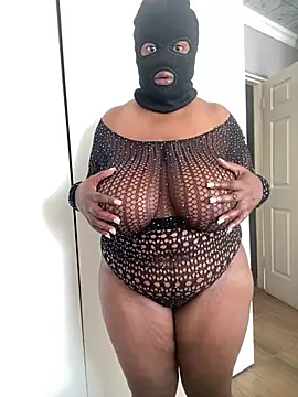 Snapshot of curvywithbigtitties chatting on July 29, 2026, 11:19 am curvywithbigtitties online show from July 29, 2026, 11:19 am