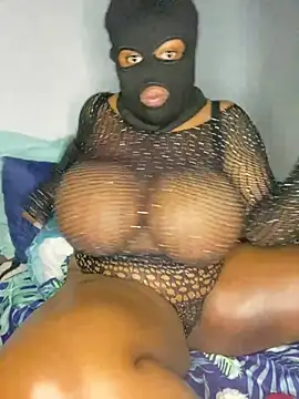 Snapshot of curvywithbigtitties chatting on July 31, 2026, 8:08 pm curvywithbigtitties online show from July 31, 2026, 8:08 pm