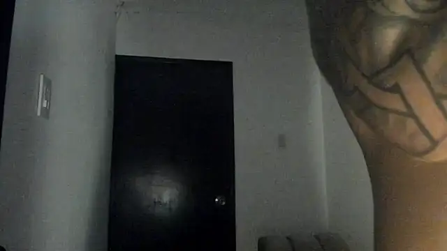 ThiagoLugo online show from May 18, 2026, 4:07 am