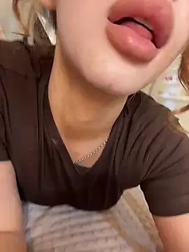 Snapshot of Hannah_xBaby chatting on June 25, 2026, 3:27 pm Hannah xBaby online show from June 25, 2026, 3:27 pm