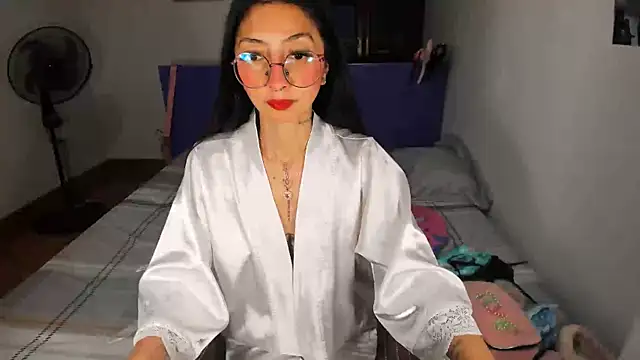 Snapshot of Anais_lux chatting on May 15, 2026, 11:45 pm Anais lux online show from May 15, 2026, 11:45 pm