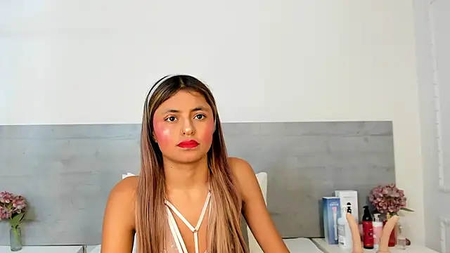 sunnyWhitee online show from February 2, 2026, 7:12 pm