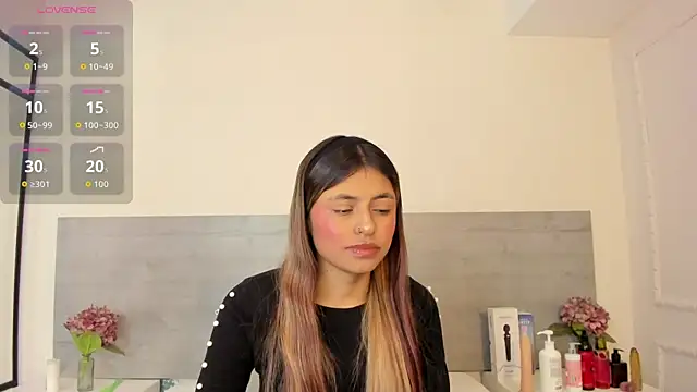 Snapshot of sunnyWhitee chatting on April 23, 2026, 7:16 pm sunnyWhitee online show from April 23, 2026, 7:16 pm