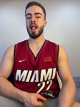 MaxDell online show from April 15, 2026, 7:21 pm