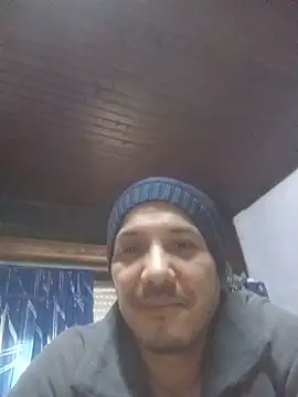 Snapshot of Ridick2025 chatting on May 23, 2026, 8:24 pm Ridick2025 online show from May 23, 2026, 8:24 pm