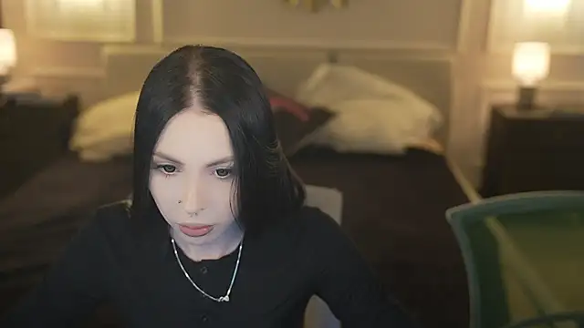 VivianSweet  online show from April 18, 2026, 10:41 am