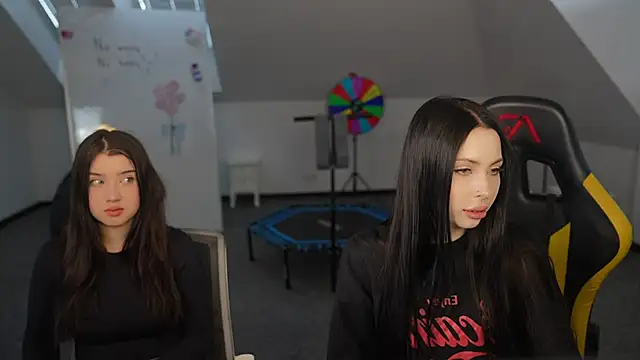 Snapshot of VivianSweet_ chatting on April 28, 2026, 10:53 am VivianSweet online show from April 28, 2026, 10:53 am