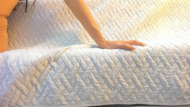 crystal sm online show from February 12, 2026, 3:12 am