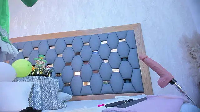 crystal sm online show from March 17, 2026, 3:00 am