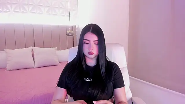 Snapshot of Sweety_Nicole_ chatting on May 14, 2026, 2:24 pm Sweety Nicole online show from May 14, 2026, 2:24 pm