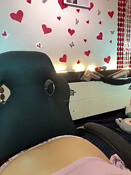 Nicol V online show from February 26, 2026, 4:44 am